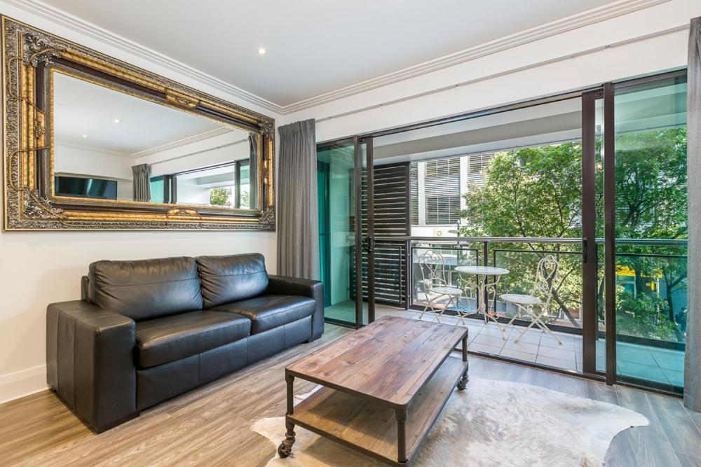 Corporate, Spacious Staycation - Sky Tower Views Auckland Exterior photo