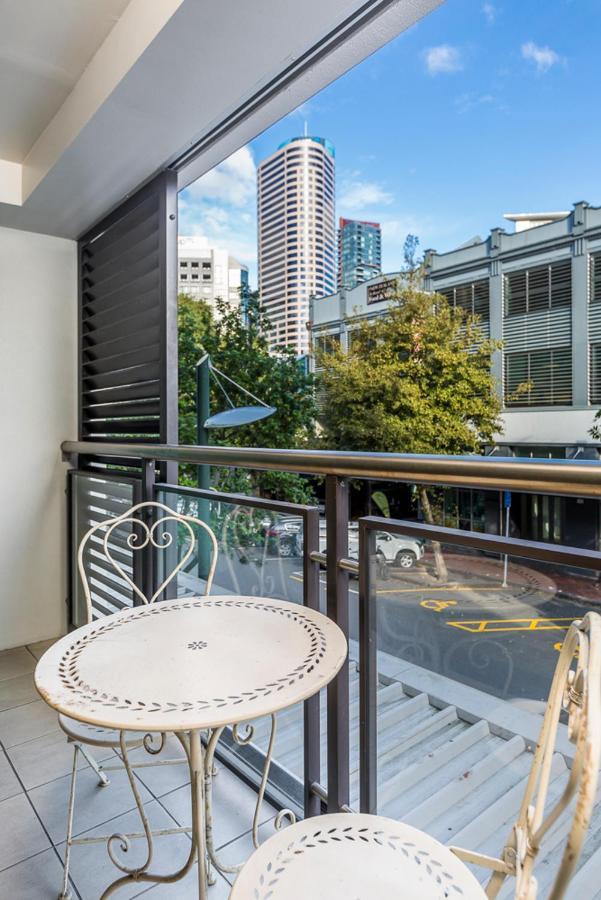 Corporate, Spacious Staycation - Sky Tower Views Auckland Exterior photo